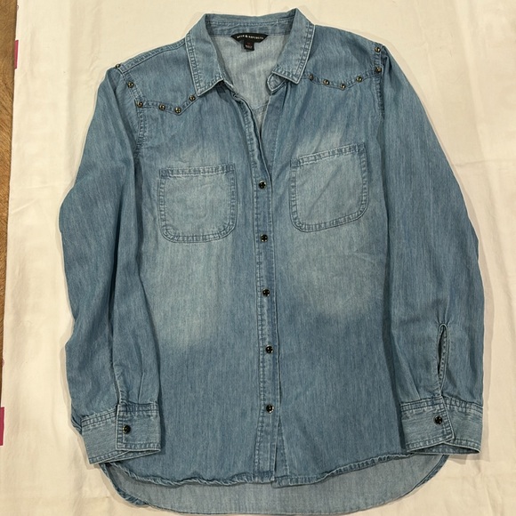 Rock Republic Chambray Western Cowgirl Studded Snap Shirt - Picture 3 of 5